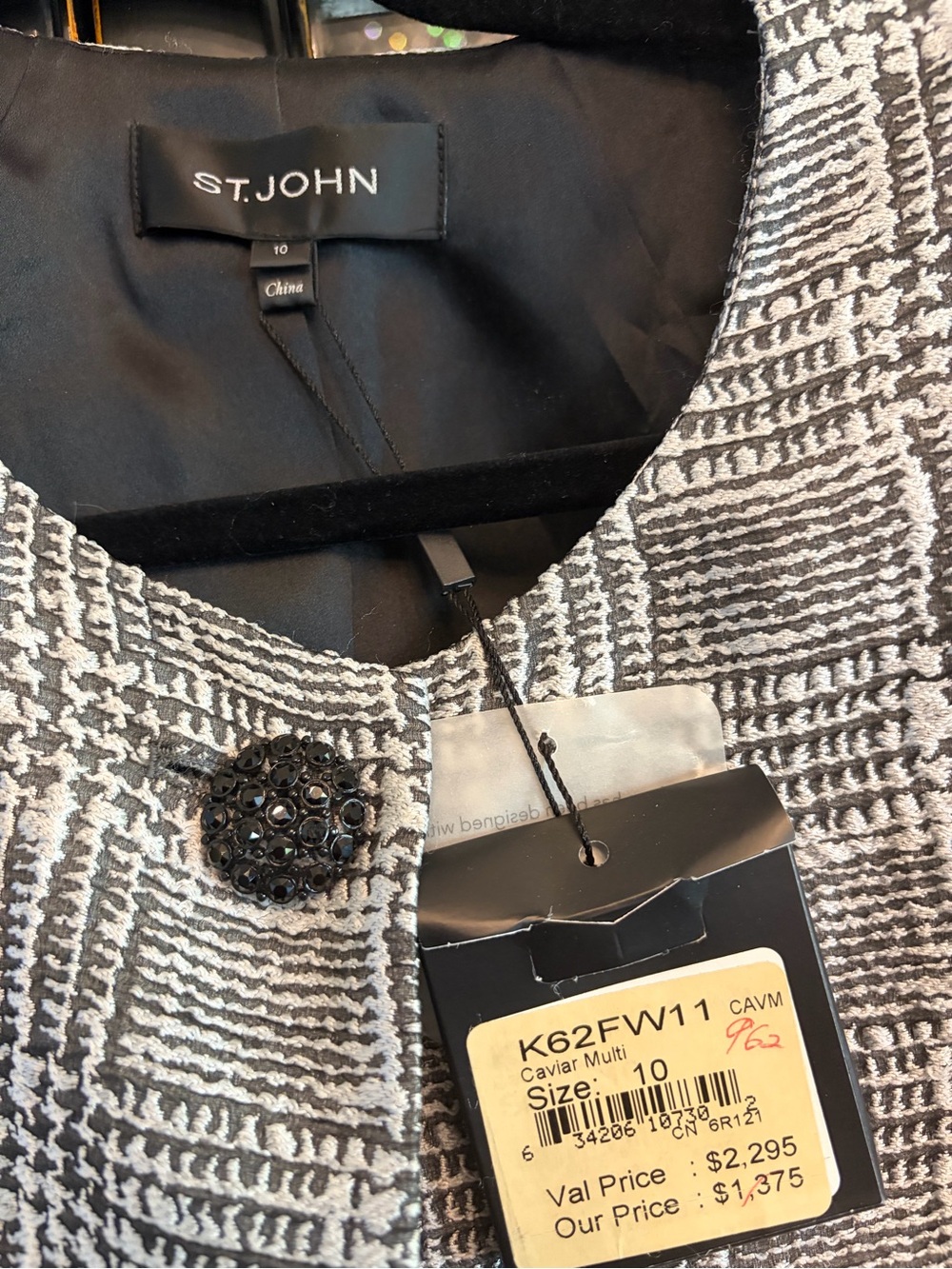 St. John gorgeous duster tweed coat with red floral design - Picture 2 of 6
